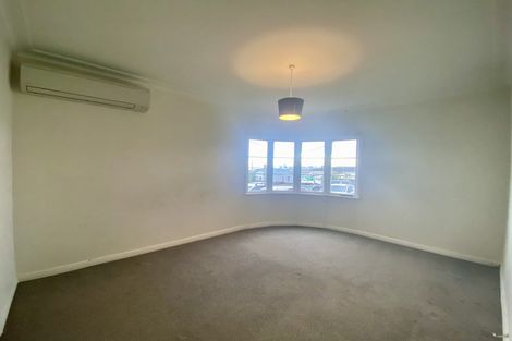 Photo of property in 1/227 Onewa Road, Birkenhead, Auckland, 0626