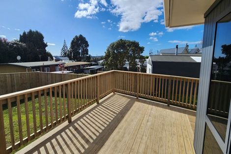 Photo of property in 8 Handley Place, Glen Avon, New Plymouth, 4312