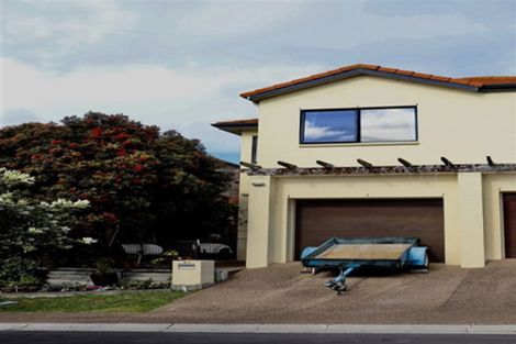 Photo of property in 32 Trimaran Drive, Gulf Harbour, Whangaparaoa, 0930