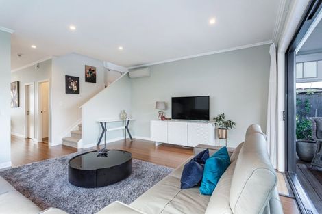 Photo of property in 6 Sacred Kingfisher Road, Hobsonville, Auckland, 0616