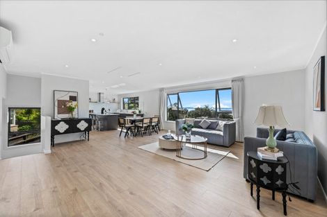 Photo of property in 2/14 Clifton Road, Waiake, Auckland, 0630