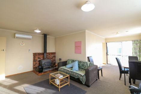 Photo of property in 24 Avenue Road, West End, Timaru, 7910
