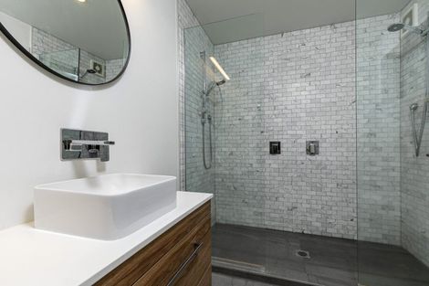 Photo of property in 20 Parr Terrace, Castor Bay, Auckland, 0620