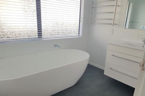 Photo of property in 1a Shortland Street, Lower Vogeltown, New Plymouth, 4310