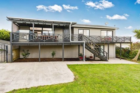 Photo of property in 27 Hobsonville Road, West Harbour, Auckland, 0618