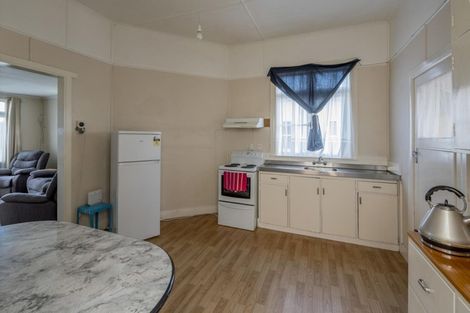 Photo of property in 10 Stuckey Street, Levin, 5510