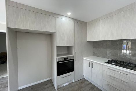 Photo of property in 4b Mirrabooka Avenue, Botany Downs, Auckland, 2010