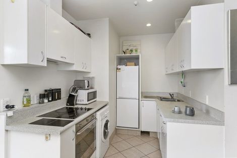 Photo of property in Terrace Tower Apartments, 10a/126 The Terrace, Wellington Central, Wellington, 6011