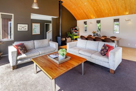 Photo of property in 17 Hahei Beach Road, Hahei, Whitianga, 3591