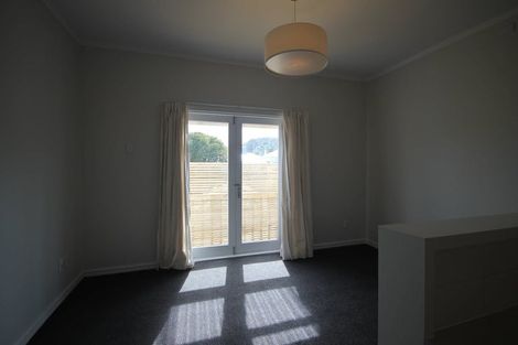 Photo of property in 3 Somerset Avenue, Newtown, Wellington, 6021