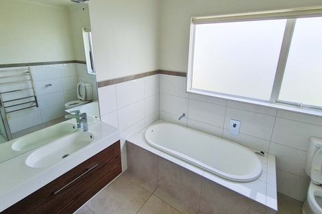 Photo of property in 5 Mccathie Drive, Flat Bush, Auckland, 2019