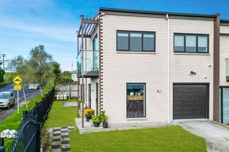 Photo of property in 4a Kelman Road, Kelston, Auckland, 0602