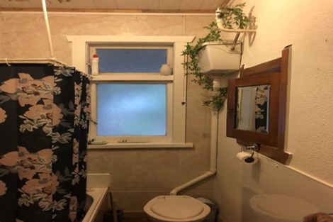 Photo of property in 8 Seaview Terrace, Bluff Hill, Napier, 4110