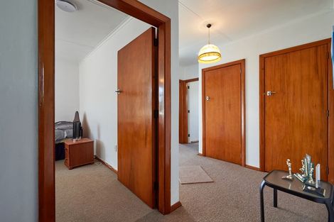 Photo of property in 52 Exeter Crescent, Takaro, Palmerston North, 4412