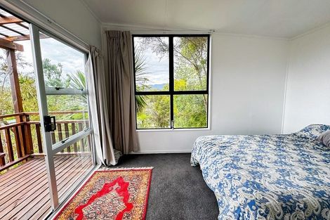 Photo of property in 71 Howard Road, Orere Point, Papakura, 2585