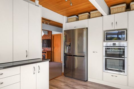 Photo of property in 12 Harrod Place, Rangiora, 7400