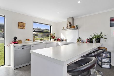 Photo of property in 8 Antrim Glade, Welcome Bay, Tauranga, 3175