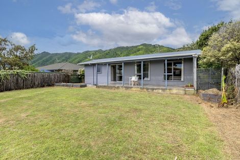 Photo of property in 72 Parata Street, Waikanae, 5036