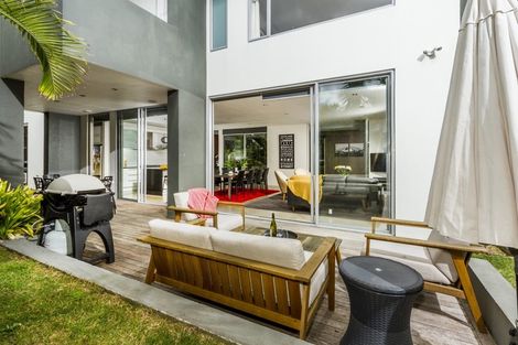 Photo of property in 33 Waiake Street, Torbay, Auckland, 0630