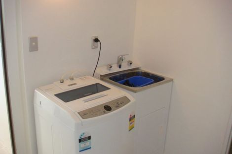 Photo of property in 20 Serwayne Place, Sunnyvale, Auckland, 0612