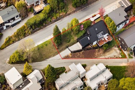 Photo of property in 12 Mackinnon Terrace, Sunshine Bay, Queenstown, 9300