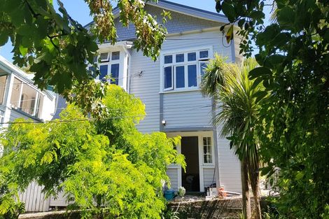 Photo of property in 104 Glenmore Street, Northland, Wellington, 6012