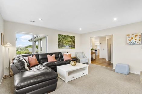 Photo of property in 31 Beachwood Drive, Hatfields Beach, Orewa, 0931