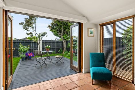 Photo of property in 1/509 Fitzroy Avenue, Hastings, 4122