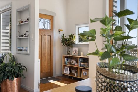 Photo of property in 101 Gover Street, New Plymouth, 4310