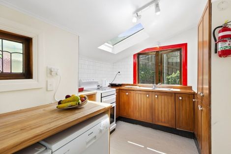 Photo of property in 4 Gordon Road, Plimmerton, Porirua, 5026