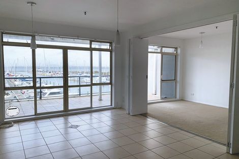Photo of property in 16/15 Clearwater Cove, West Harbour, Auckland, 0618
