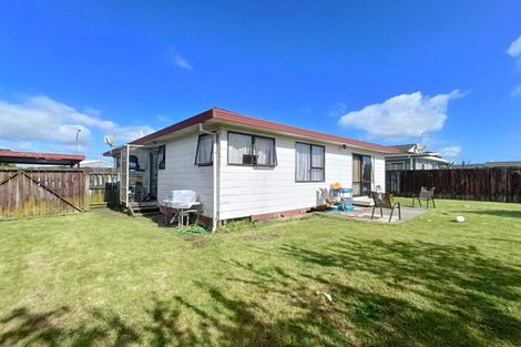 Photo of property in 2/15 Trimdon Street, Randwick Park, Auckland, 2105