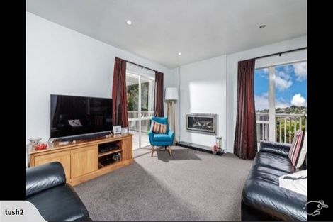 Photo of property in 10 Crestview Place, Browns Bay, Auckland, 0630