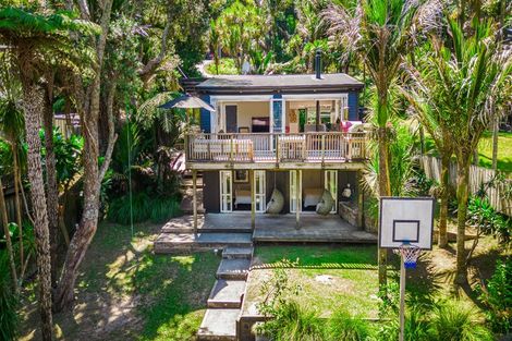 Photo of property in 80 Motutara Road, Muriwai, Waimauku, 0881