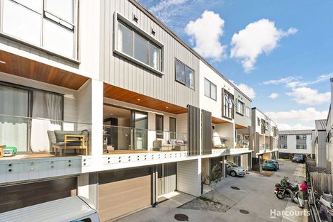 Photo of property in 2/5 Ayr Road, Pakuranga, Auckland, 2010