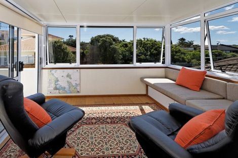 Photo of property in 1/62 Whiting Grove, West Harbour, Auckland, 0618