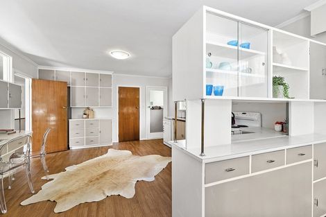 Photo of property in 17 Saint Edmund Crescent, Tawa, Wellington, 5028