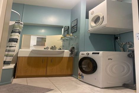 Photo of property in Stadium Garden Flats, 305/107 Thorndon Quay, Pipitea, Wellington, 6011