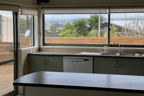 Photo of property in 40 Waimumu Road, Massey, Auckland, 0614