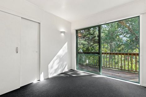 Photo of property in 1/11 Saddleback Rise, Murrays Bay, Auckland, 0630