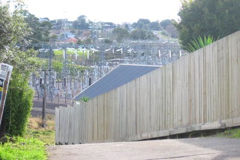 Photo of property in 23b Lilburn Crescent, Massey, Auckland, 0614