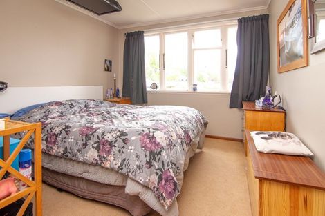 Photo of property in 10 Belfast Place, Roslyn, Palmerston North, 4414