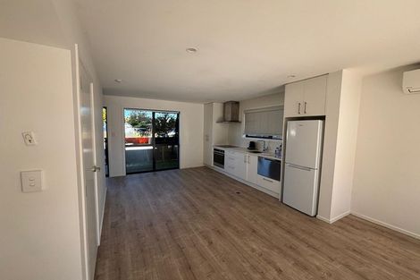 Photo of property in 2/12 Enderby Drive, Te Atatu Peninsula, Auckland, 0610