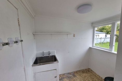 Photo of property in 420 Old Te Atatu Road, Te Atatu Peninsula, Auckland, 0610