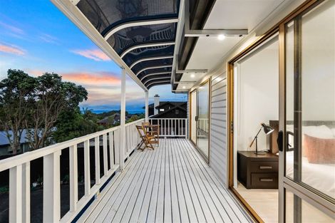 Photo of property in 1/52 Aberdeen Road, Campbells Bay, Auckland, 0620