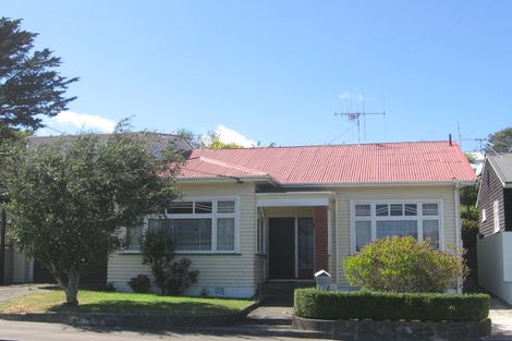 Photo of property in 104 Northland Road, Northland, Wellington, 6012