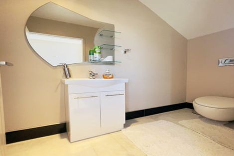 Photo of property in 51a The Esplanade, Eastern Beach, Auckland, 2012