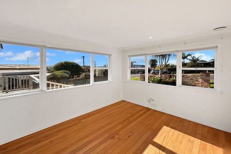 Photo of property in 832 Whangaparaoa Road, Manly, Whangaparaoa, 0930