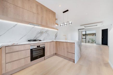 Photo of property in 4 Barrie Avenue, Papatoetoe, Auckland, 2025