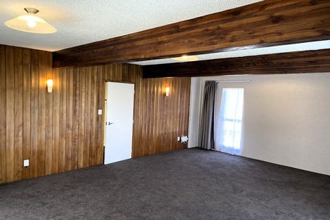 Photo of property in 104 Lantana Road, Green Bay, Auckland, 0604